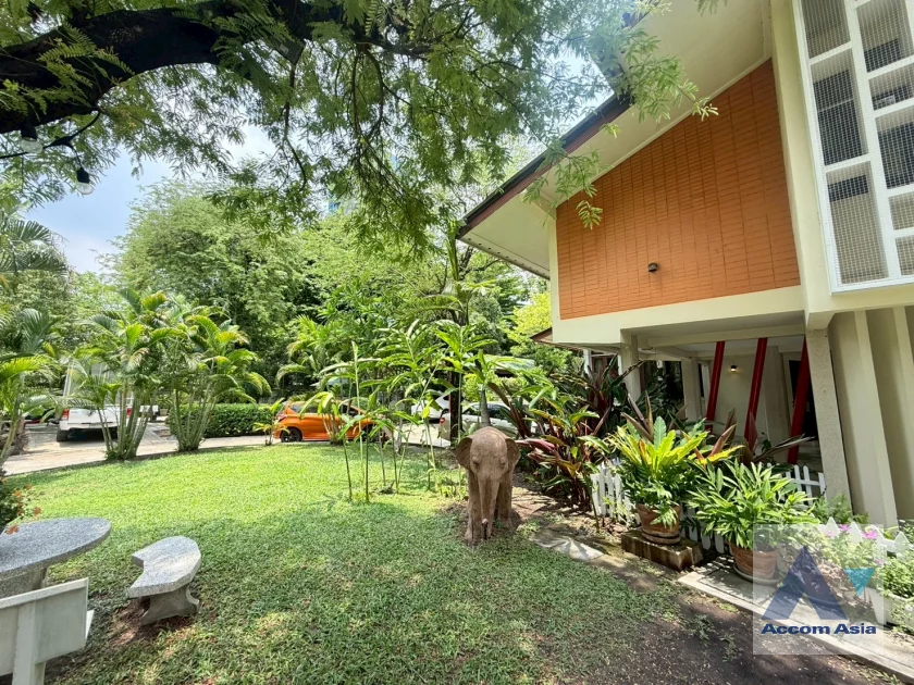 6  5 br House For Rent in Phaholyothin ,Bangkok BTS Ari AA45411