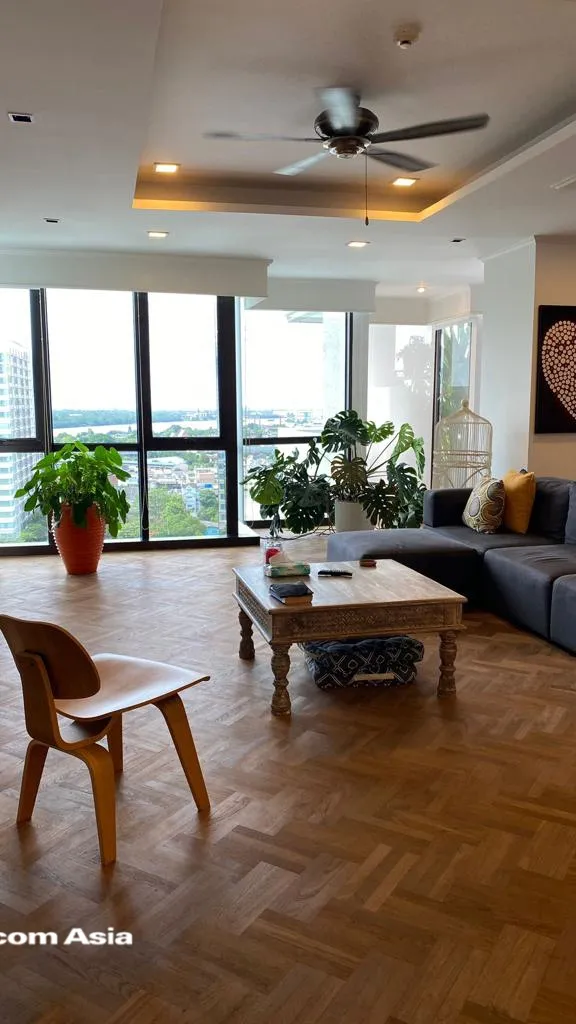 unit 3 Bedrooms  Condominium For Rent & Sale in Sathorn, Bangkok  near MRT Khlong Toei (25980)