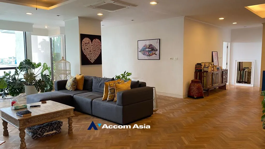unit 3 Bedrooms  Condominium For Rent & Sale in Sathorn, Bangkok  near MRT Khlong Toei (25980)