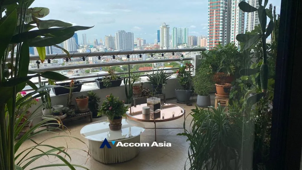  Baan Yen Akard Condominium  3 Bedroom for Sale & Rent MRT Khlong Toei in Sathorn Bangkok