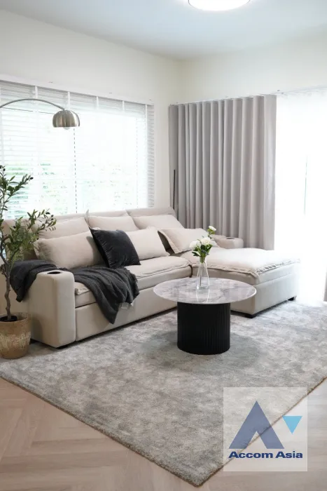 unitCorner Unit, Fully Furnished |  4 Bedrooms  House For Rent in Samutprakan, Samutprakan  (AA45566)