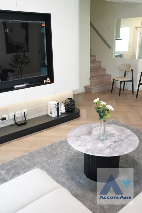 4  4 br House For Rent in Samutprakan ,Samutprakan  at Villaggio 3 Srinakarin Bangna AA45566