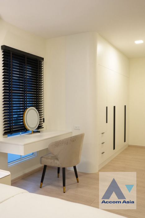 10  4 br House For Rent in Samutprakan ,Samutprakan  at Villaggio 3 Srinakarin Bangna AA45566