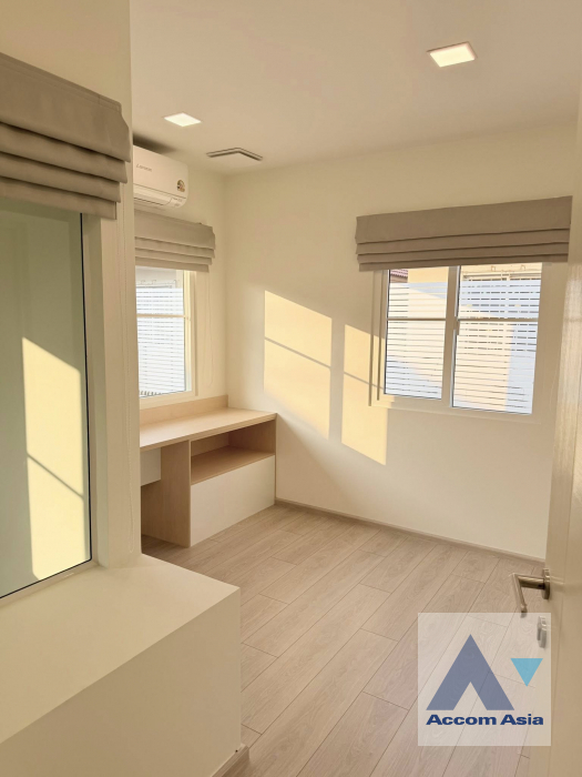 15  4 br House For Rent in Samutprakan ,Samutprakan  at Villaggio 3 Srinakarin Bangna AA45566