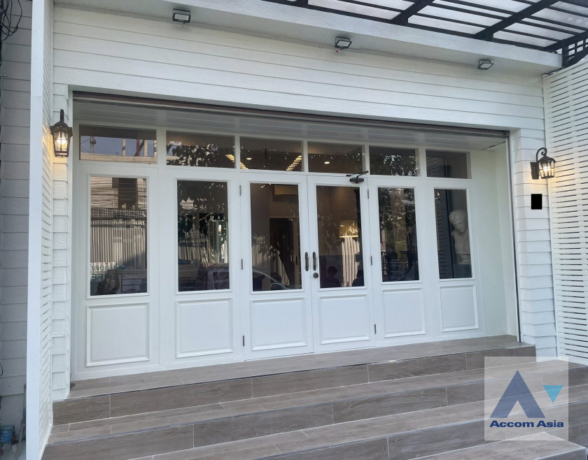 15  5 br House For Rent in Krungthep Kreetha ,Bangkok  AA45581