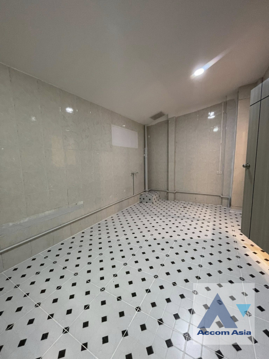 14  5 br House For Rent in Krungthep Kreetha ,Bangkok  AA45581