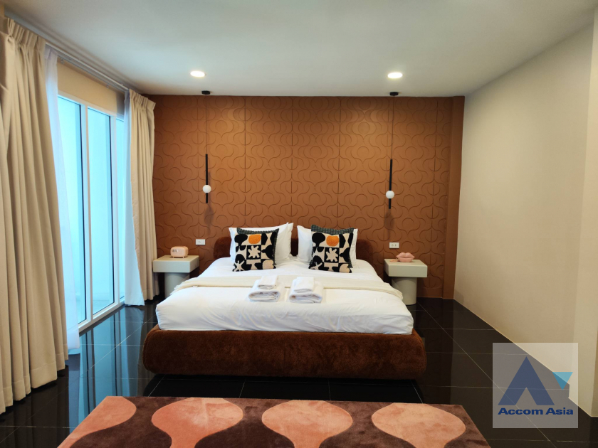 16  4 br House for rent and sale in Sathorn ,Bangkok BTS Saphan Taksin AA45585