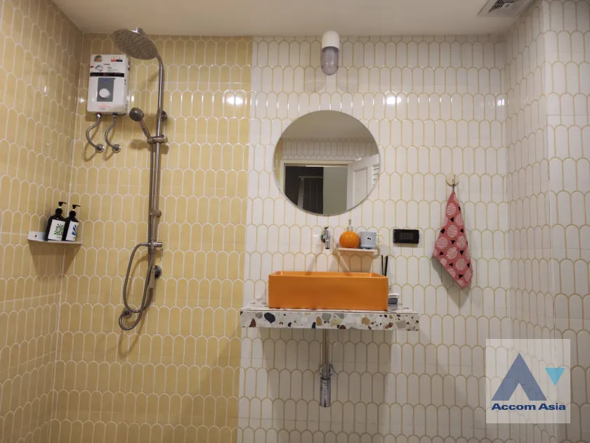 23  4 br House for rent and sale in Sathorn ,Bangkok BTS Saphan Taksin AA45585