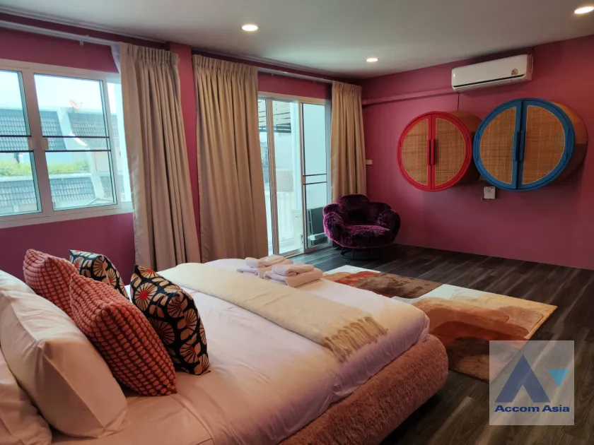 12  4 br House for rent and sale in Sathorn ,Bangkok BTS Saphan Taksin AA45585