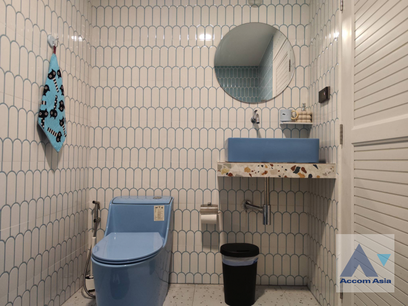 25  4 br House for rent and sale in Sathorn ,Bangkok BTS Saphan Taksin AA45585