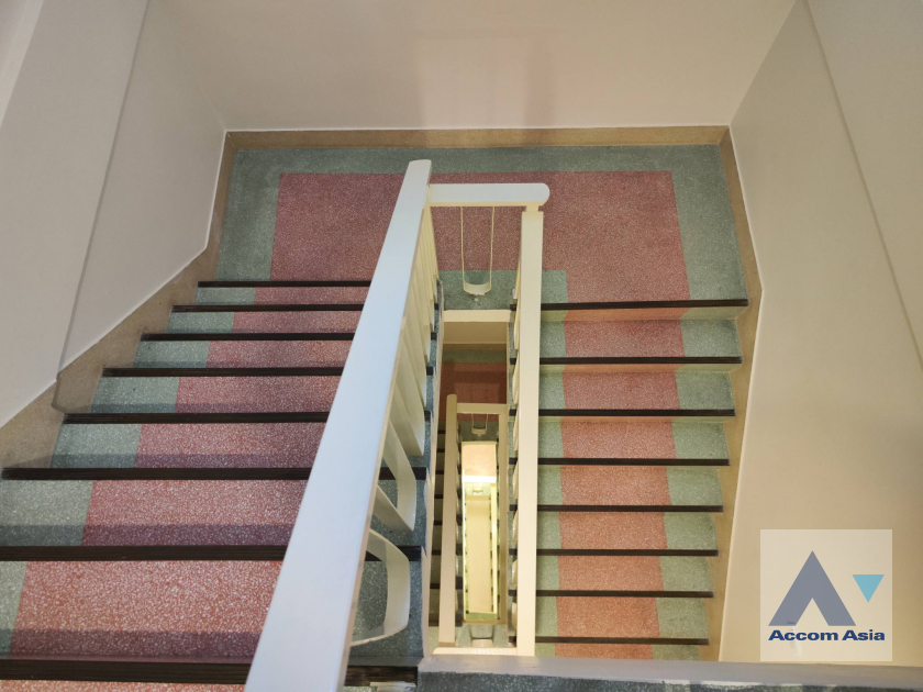 9  4 br House for rent and sale in Sathorn ,Bangkok BTS Saphan Taksin AA45585