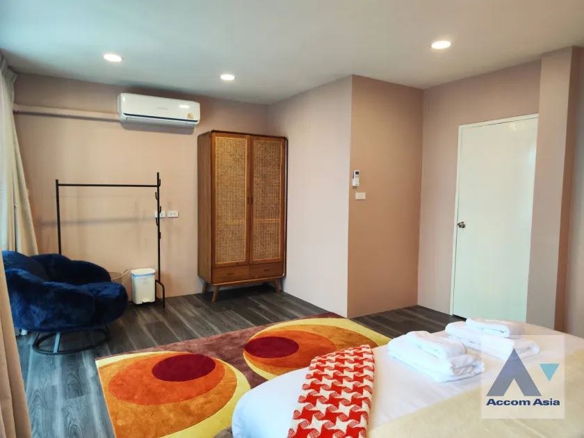 19  4 br House for rent and sale in Sathorn ,Bangkok BTS Saphan Taksin AA45585