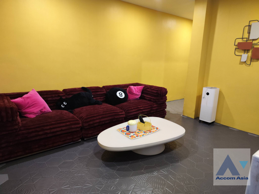  1  4 br House for rent and sale in Sathorn ,Bangkok BTS Saphan Taksin AA45585