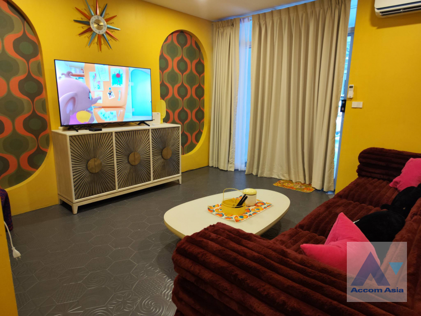  1  4 br House for rent and sale in Sathorn ,Bangkok BTS Saphan Taksin AA45585