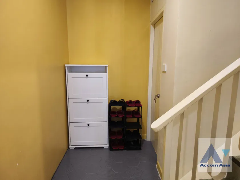 10  4 br House for rent and sale in Sathorn ,Bangkok BTS Saphan Taksin AA45585