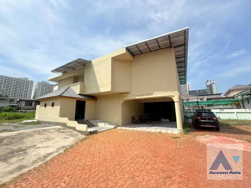 unitHome Office |  House For Rent in Phaholyothin, Bangkok  near BTS Saphan-Kwai (AA45586)