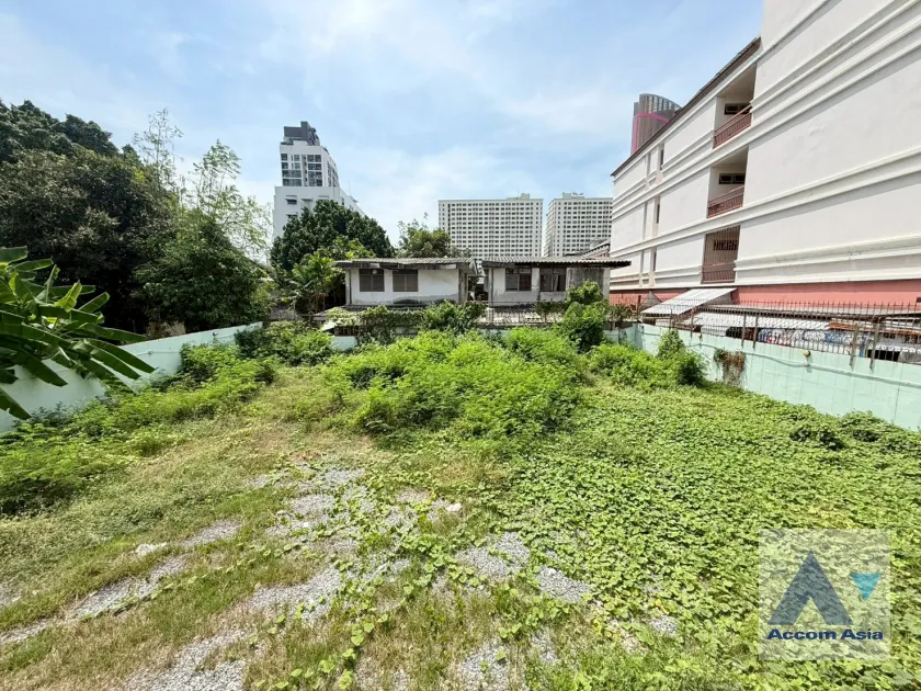 29  House For Rent in Phaholyothin ,Bangkok BTS Saphan-Kwai AA45586