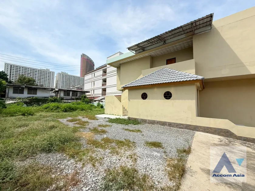 30  House For Rent in Phaholyothin ,Bangkok BTS Saphan-Kwai AA45586