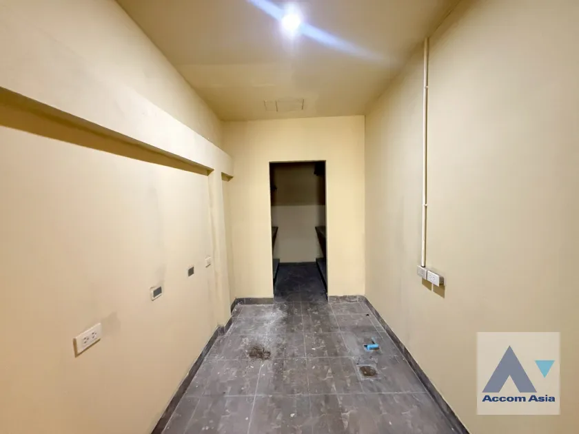 23  House For Rent in Phaholyothin ,Bangkok BTS Saphan-Kwai AA45586