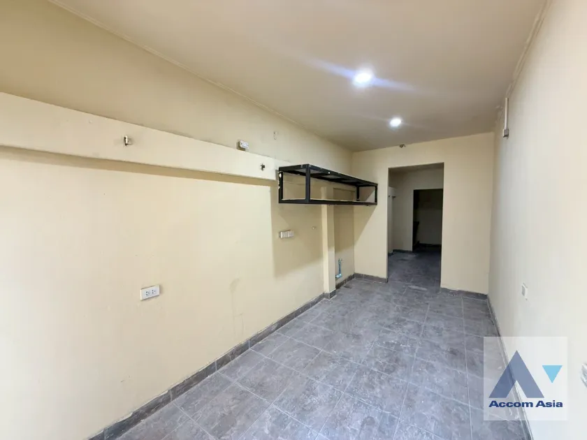 22  House For Rent in Phaholyothin ,Bangkok BTS Saphan-Kwai AA45586