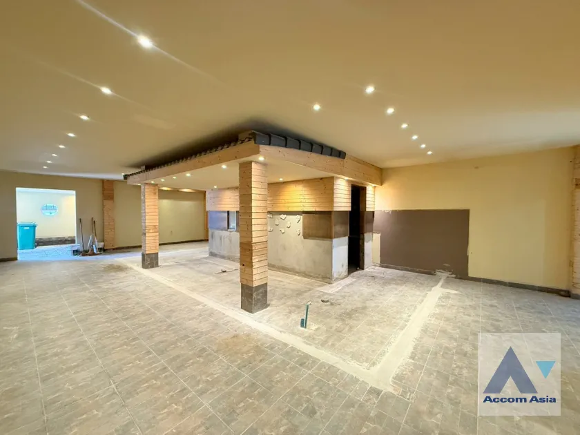 unitHome Office |  House For Rent in Phaholyothin, Bangkok  near BTS Saphan-Kwai (AA45586)