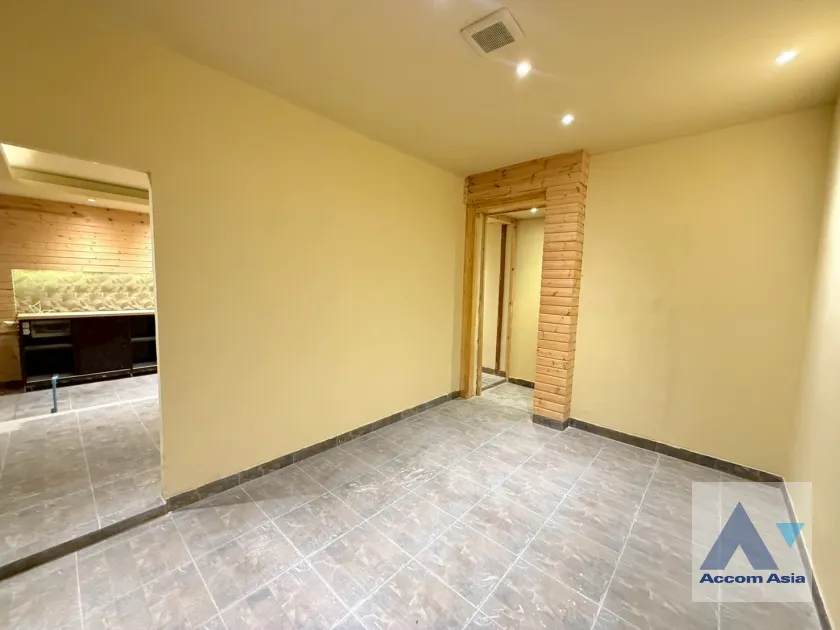 15  House For Rent in Phaholyothin ,Bangkok BTS Saphan-Kwai AA45586