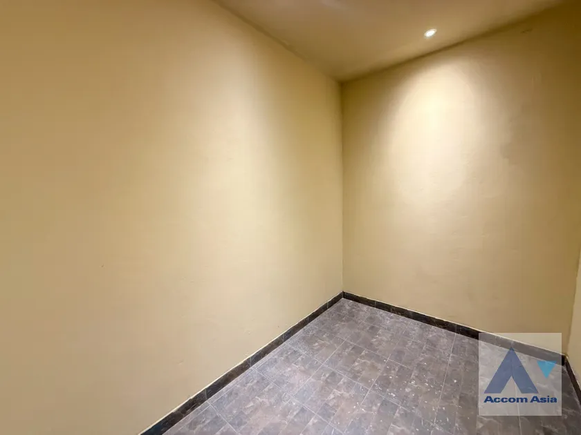 18  House For Rent in Phaholyothin ,Bangkok BTS Saphan-Kwai AA45586