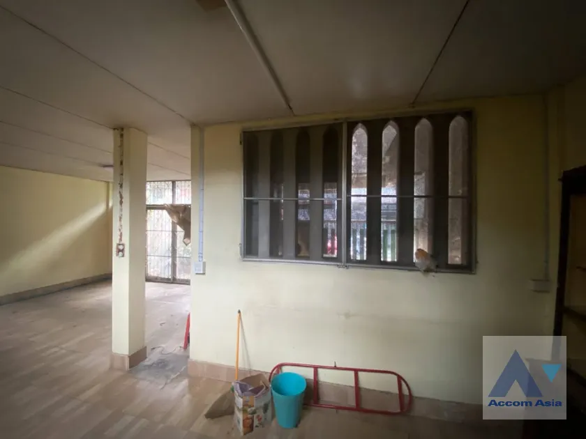 unitHome Office, Pet friendly |  3 Bedrooms  House For Rent & Sale in Sukhumvit, Bangkok  near BTS Ekkamai (AA45587)