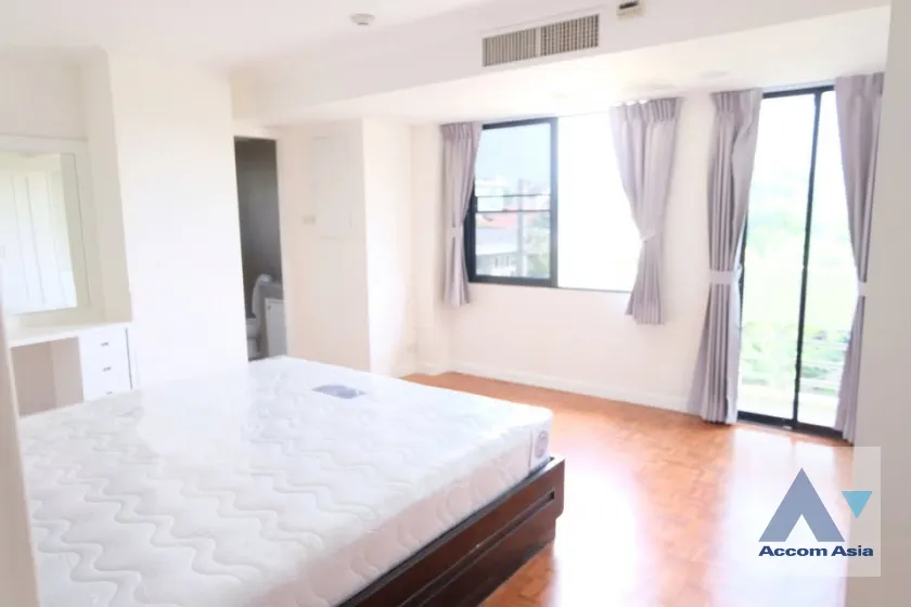 unitCorner Unit |  3 Bedrooms  Condominium For Rent & Sale in Sukhumvit, Bangkok  near BTS Ekkamai (AA45588)