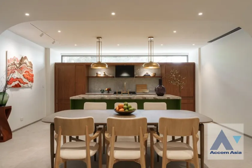 unitHome Office, Pet friendly |  4 Bedrooms  Townhouse For Sale in Lat Phrao, Bangkok  near MRT Huai Khwang (AA45590)