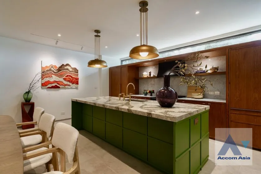 unitHome Office, Pet friendly |  4 Bedrooms  Townhouse For Sale in Lat Phrao, Bangkok  near MRT Huai Khwang (AA45590)