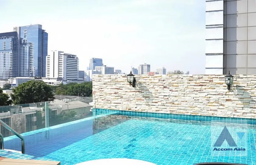 unit 3 Bedrooms  Apartment For Rent & Sale in Dusit, Bangkok  near MRT Lumphini - BTS Chitlom (AA45600)