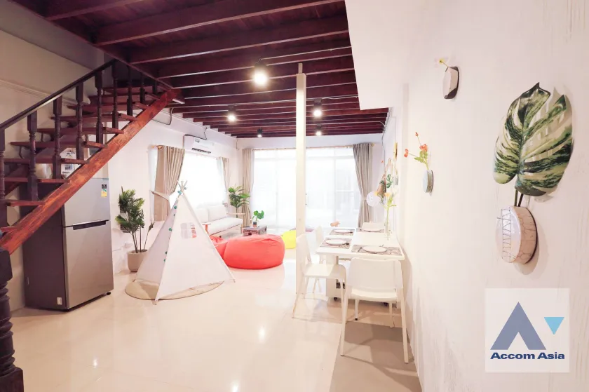 unitFully Furnished, Home Office, Pet friendly |  3 Bedrooms  House For Rent in Ratchadaphisek, Bangkok  near MRT Thailand Cultural Center (AA45601)