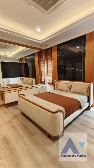 9  5 br House for rent and sale in Latkrabang ,Bangkok ARL Ban Thap Chang at Nantawan Rama 9 New Krungthepkreetha AA45609