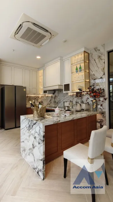 unitFully Furnished, Luxury |  5 Bedrooms  House For Rent & Sale in Latkrabang, Bangkok  near ARL Ban Thap Chang (AA45609)