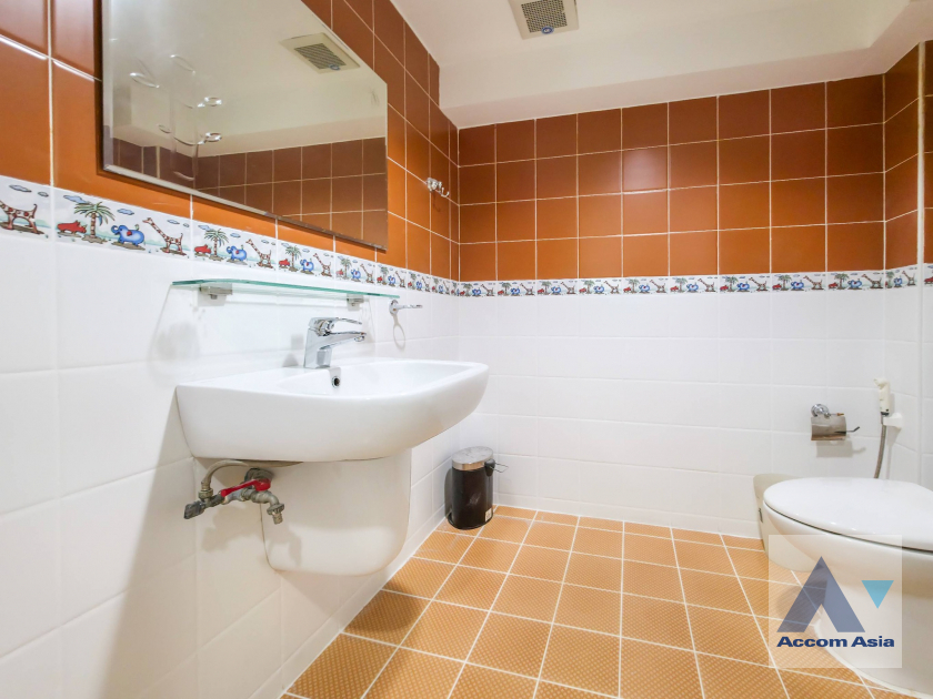 20  Shophouse for rent and sale in Sukhumvit ,Bangkok BTS Phra khanong AA45613