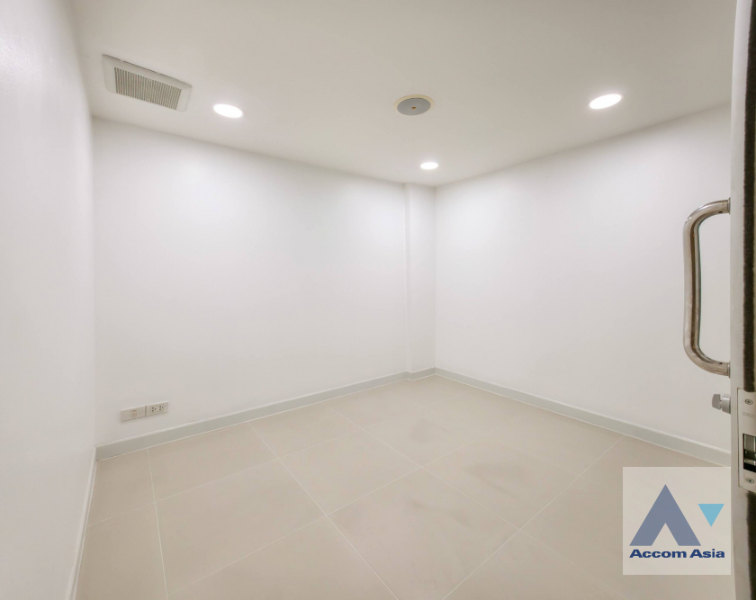 19  Shophouse for rent and sale in Sukhumvit ,Bangkok BTS Phra khanong AA45613