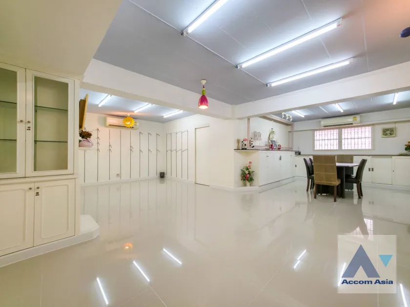 unitOffice, Home Office, Newly renovated |  Shophouse For Rent & Sale in Sukhumvit, Bangkok  near BTS Phra khanong (AA45613)