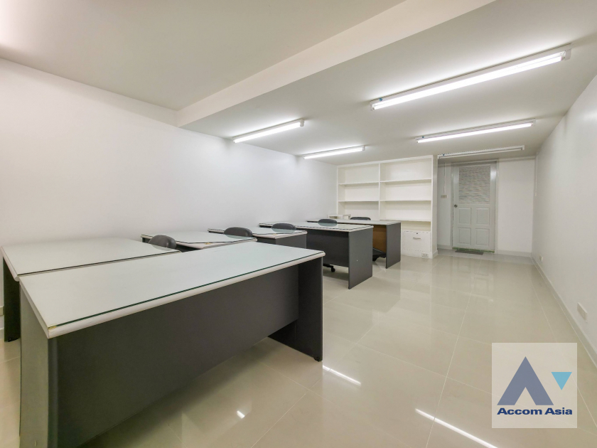 17  Shophouse for rent and sale in Sukhumvit ,Bangkok BTS Phra khanong AA45613