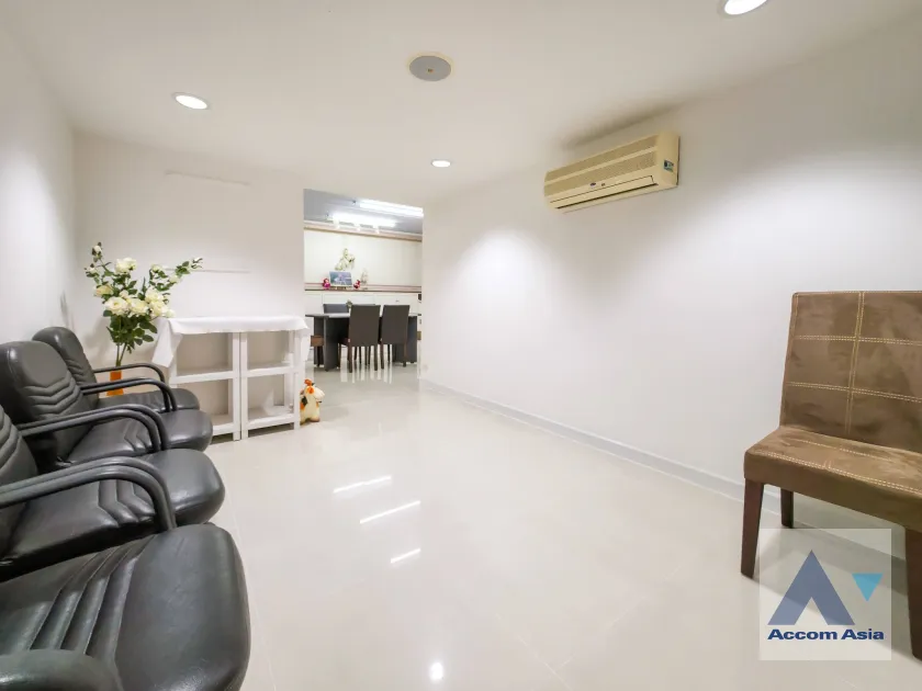 unitOffice, Home Office, Newly renovated |  Shophouse For Rent & Sale in Sukhumvit, Bangkok  near BTS Phra khanong (AA45613)