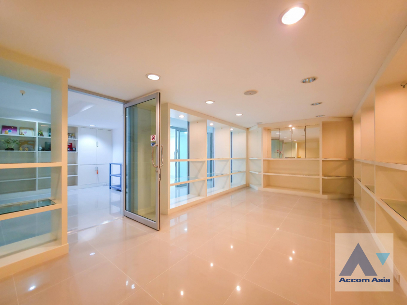 11  Shophouse for rent and sale in Sukhumvit ,Bangkok BTS Phra khanong AA45613