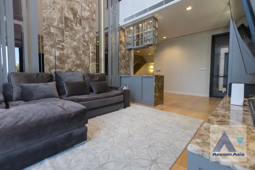 unitFully Furnished |  4 Bedrooms  House For Rent in Ratchadaphisek, Bangkok  (AA45615)