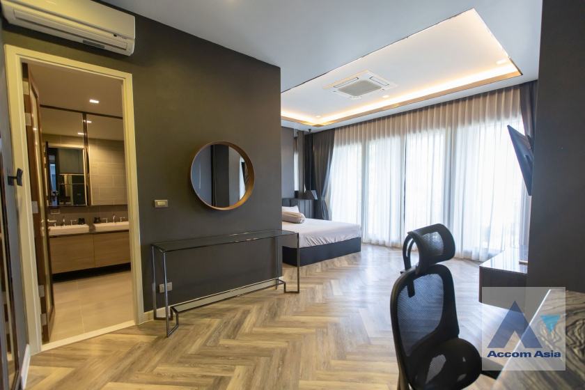 8  4 br House For Rent in Ratchadaphisek ,Bangkok  at Artale Ekkamai Ramintra AA45615