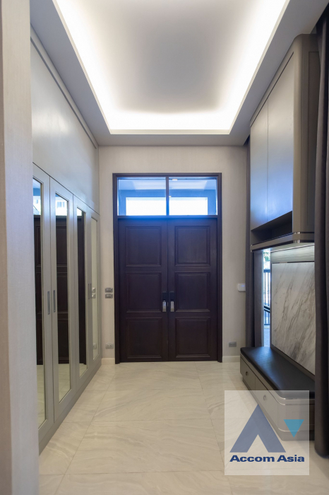 15  4 br House For Rent in Ratchadaphisek ,Bangkok  at Artale Ekkamai Ramintra AA45615