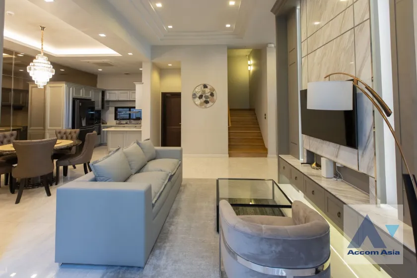 unitFully Furnished |  4 Bedrooms  House For Rent in Ratchadaphisek, Bangkok  (AA45615)
