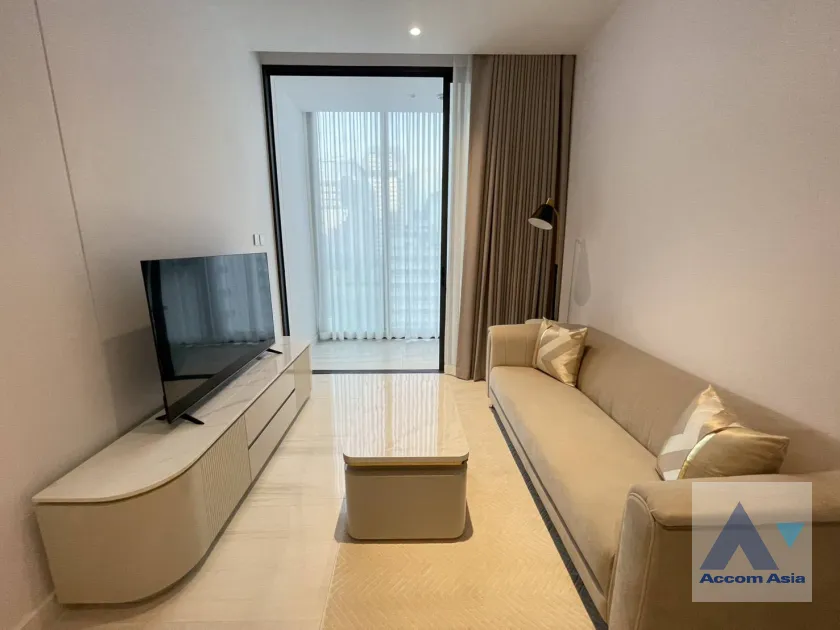unit 1 Bedroom  Condominium For Rent in Sathorn, Bangkok  near BTS Chong Nonsi - MRT Lumphini (AA45625)