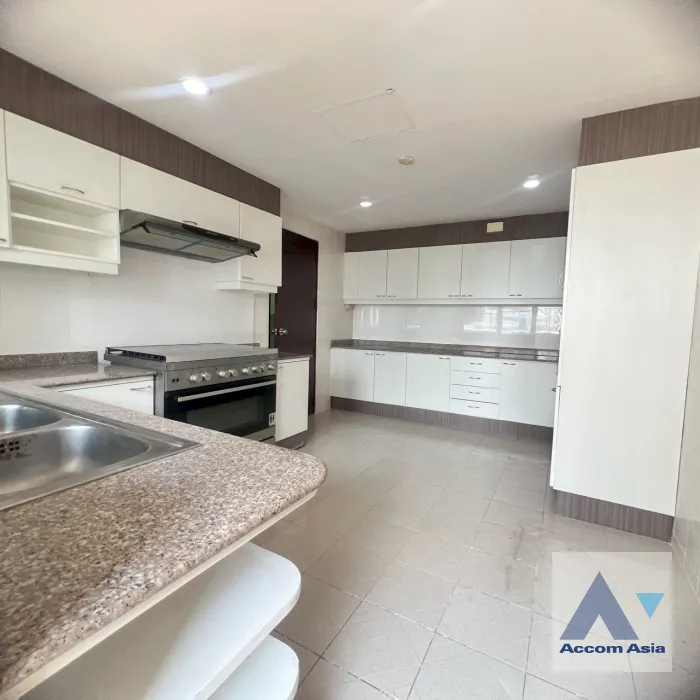 unitPet friendly |  3 Bedrooms  Apartment For Rent in Sukhumvit, Bangkok  near BTS Phrom Phong (AA45628)