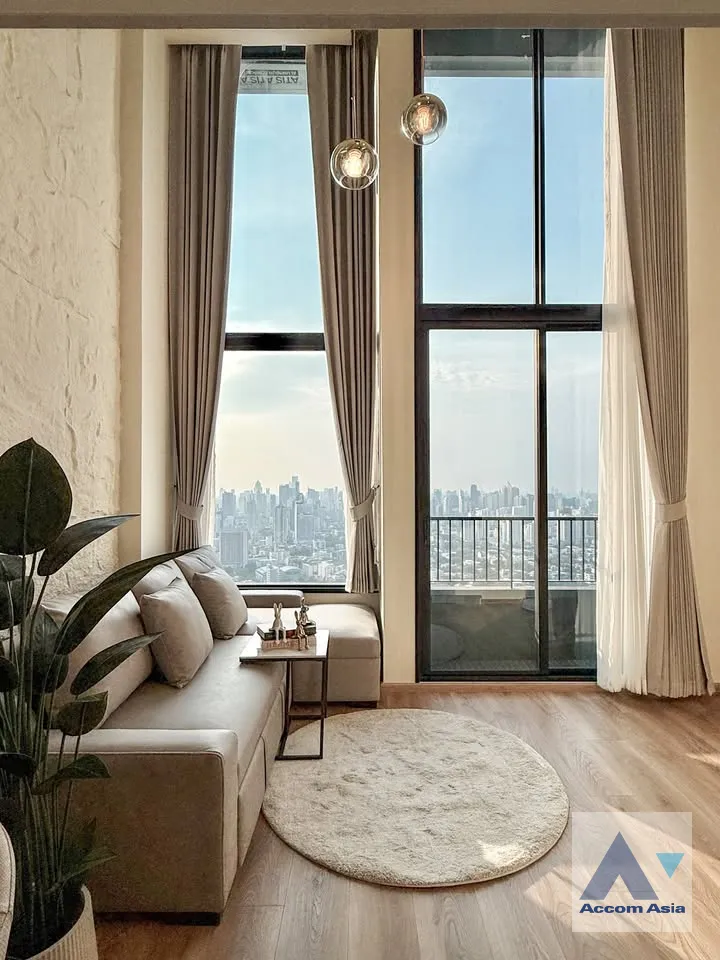unitFully Furnished, Duplex Condo |  1 Bedroom  Condominium For Rent & Sale in Sukhumvit, Bangkok  near BTS Thong Lo (AA45630)