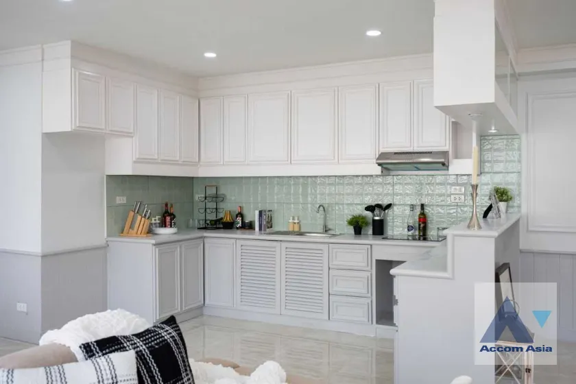 18  2 br Condominium For Sale in Sukhumvit ,Bangkok BTS Nana at Saranjai mansion AA45634