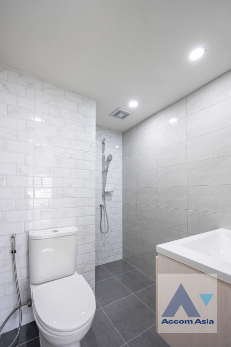 26  2 br Condominium For Sale in Sukhumvit ,Bangkok BTS Nana at Saranjai mansion AA45634